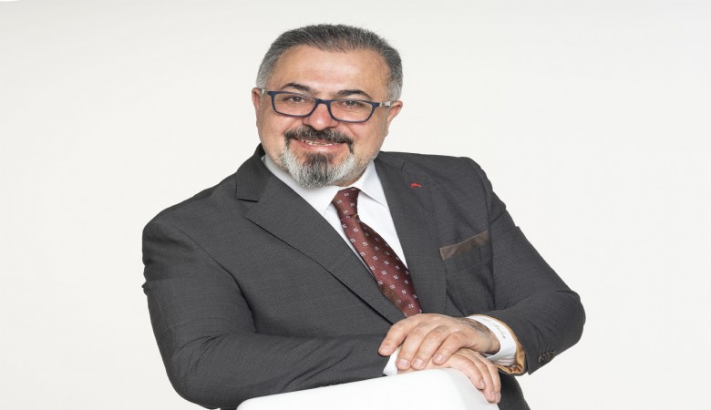 Halk ozanından eşine anlamlı hediye