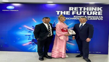 Gizem Özdilli Kimono Kıyafetiyle Göz Kamaştırdı