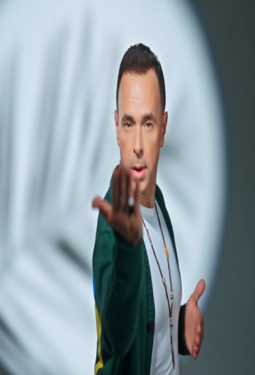 Hakan Kaya'dan İlk Teklisi: 'Ne Olur Bak Bana'